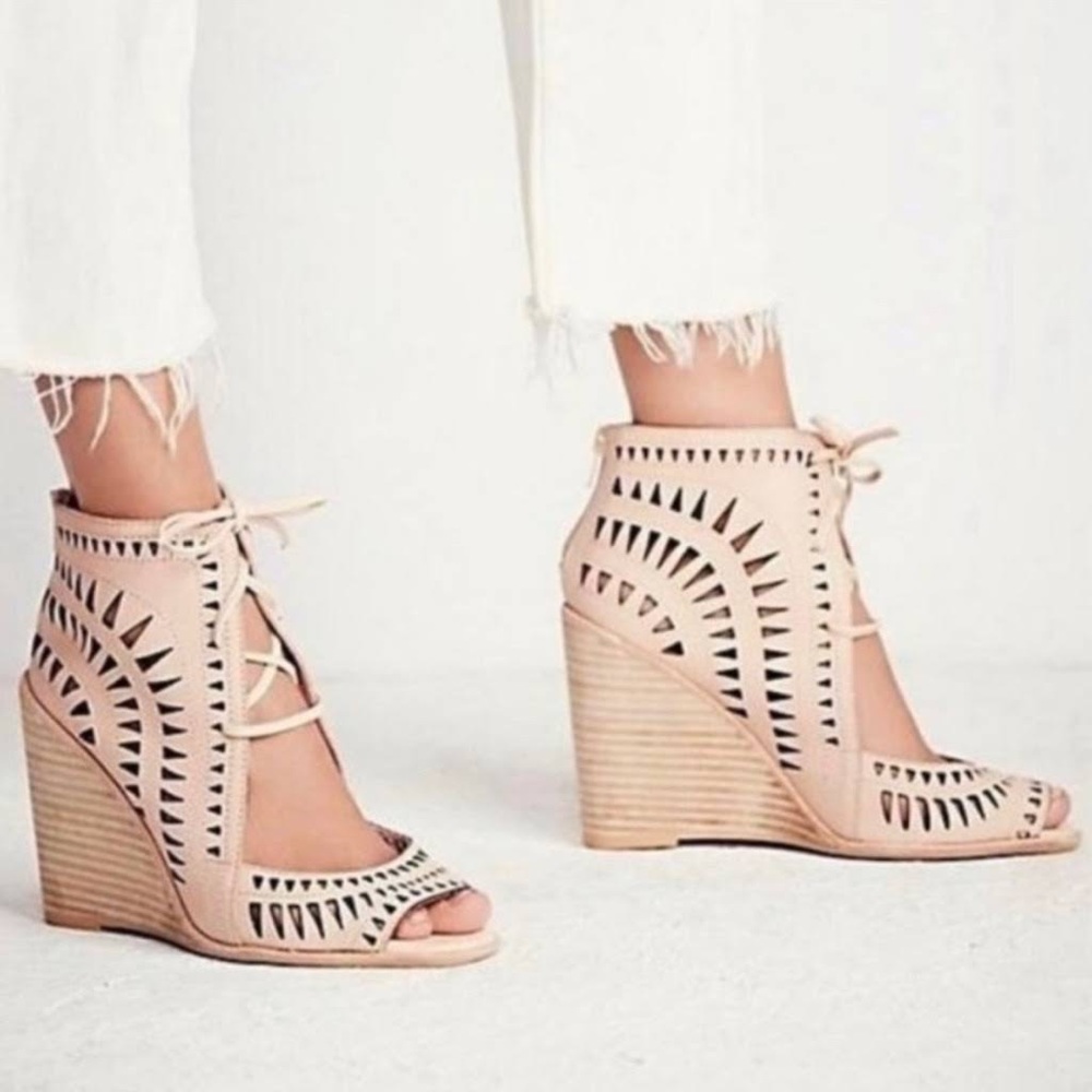 Jeffrey Campbell Nude Blush Rodillo Hi/ Free People Serena leather Wedge Sandal